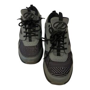 Stylish Gray and Black heelys Sneakers